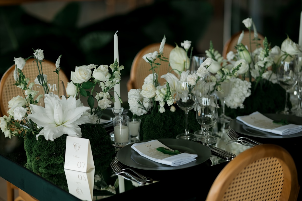 Wedding table setting with flowers and candles